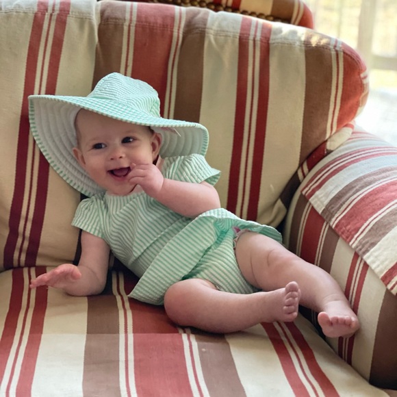 Bookmark my closet by liking this listing. My dad & me on my special day. - Picture 4 of 12